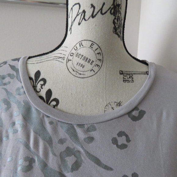 Light Grey Short Sleeve T-Shirt With Silver Animal Print Applique - Picture 3 of 9